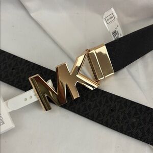 NWT MICHAEL Michael Kors szXL Reversible Black Belt with Gold Logo Buckle…